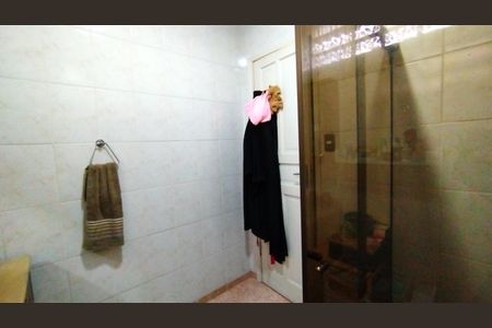 Casa à venda com 350m², 6 quartos e 8 vagas Casa à venda com 350m², 6 quartos e 8 vagasBanheiro 3