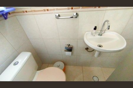 Casa à venda com 350m², 6 quartos e 8 vagas Casa à venda com 350m², 6 quartos e 8 vagasBanheiro 1 - suite