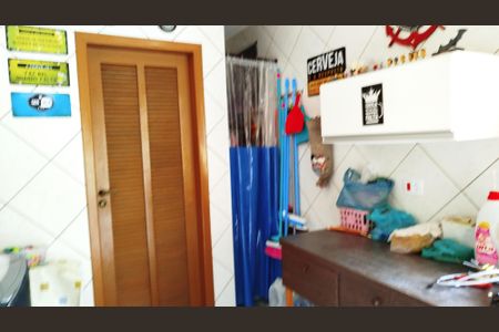 Casa à venda com 350m², 6 quartos e 8 vagas Casa à venda com 350m², 6 quartos e 8 vagasÁrea de serviço