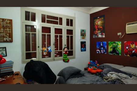 Casa à venda com 350m², 6 quartos e 8 vagas Casa à venda com 350m², 6 quartos e 8 vagasQuarto 1