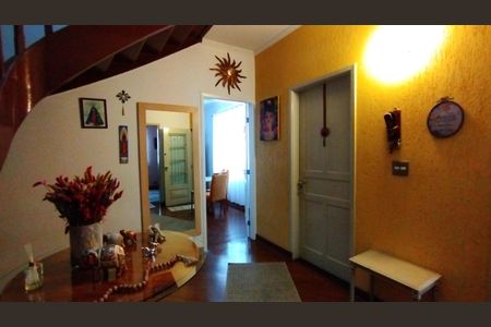 Casa à venda com 350m², 6 quartos e 8 vagas Casa à venda com 350m², 6 quartos e 8 vagasSala