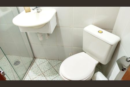 Casa à venda com 350m², 6 quartos e 8 vagas Casa à venda com 350m², 6 quartos e 8 vagasEdícula - Banheiro 5