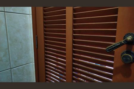 Casa à venda com 350m², 6 quartos e 8 vagas Casa à venda com 350m², 6 quartos e 8 vagasBanheiro de Serviço