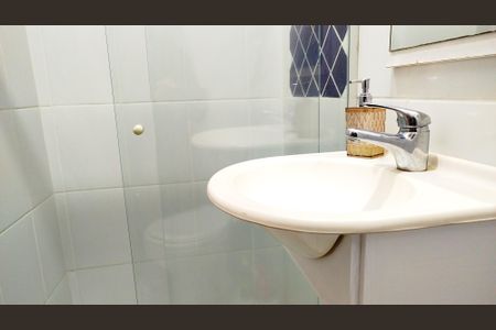 Casa à venda com 350m², 6 quartos e 8 vagas Casa à venda com 350m², 6 quartos e 8 vagasEdícula - Banheiro 5