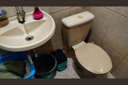 Casa à venda com 350m², 6 quartos e 8 vagas Casa à venda com 350m², 6 quartos e 8 vagasBanheiro de Serviço