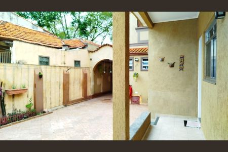 Casa à venda com 350m², 6 quartos e 8 vagas Casa à venda com 350m², 6 quartos e 8 vagasAlpendre - quintal