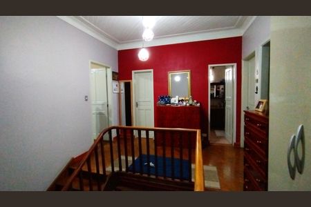 Casa à venda com 350m², 6 quartos e 8 vagas Casa à venda com 350m², 6 quartos e 8 vagasCorredor dos Quartos