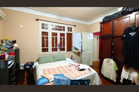 Casa à venda com 350m², 6 quartos e 8 vagas Casa à venda com 350m², 6 quartos e 8 vagasQuarto 3