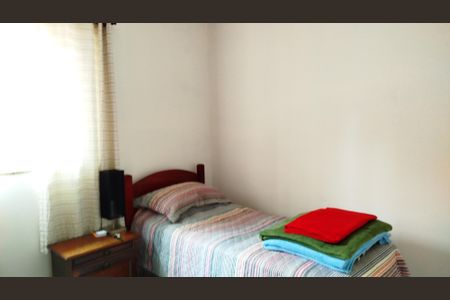 Casa à venda com 350m², 6 quartos e 8 vagas Casa à venda com 350m², 6 quartos e 8 vagasEdícula - quarto 2