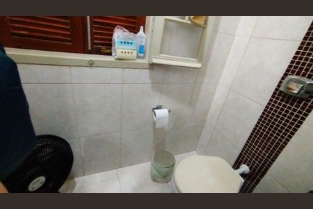 Casa à venda com 350m², 6 quartos e 8 vagas Casa à venda com 350m², 6 quartos e 8 vagasBanheiro 3