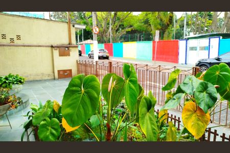 Casa à venda com 350m², 6 quartos e 8 vagas Casa à venda com 350m², 6 quartos e 8 vagasJardim