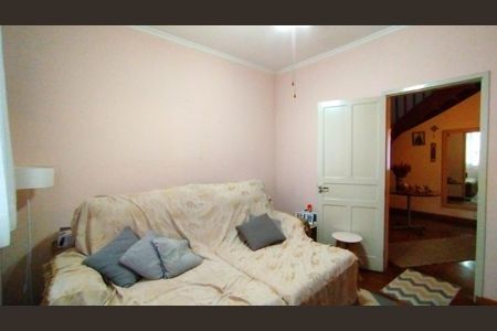 Casa à venda com 350m², 6 quartos e 8 vagas Casa à venda com 350m², 6 quartos e 8 vagasSala