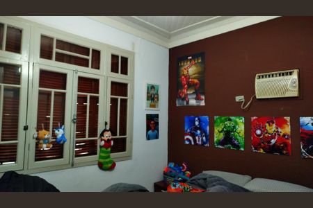 Casa à venda com 350m², 6 quartos e 8 vagas Casa à venda com 350m², 6 quartos e 8 vagasQuarto 1