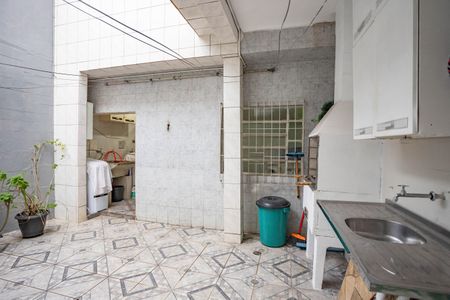 Casa à venda com 222m², 4 quartos e 2 vagasChurrasqueira