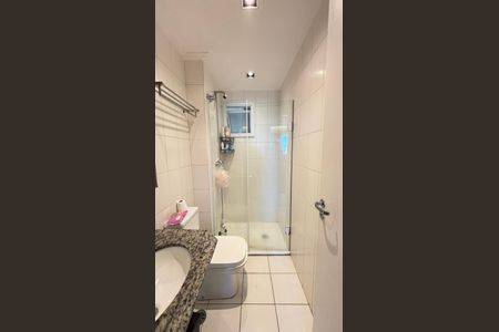 Apartamento à venda com 77m², 2 quartos e 2 vagasBanheiro