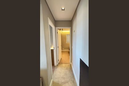 Apartamento à venda com 77m², 2 quartos e 2 vagasCorredor