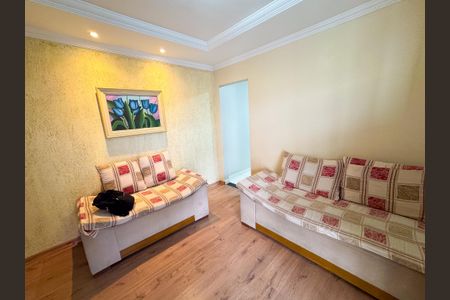 Casa à venda com 280m², 2 quartos e 3 vagas Casa à venda com 280m², 2 quartos e 3 vagasSala