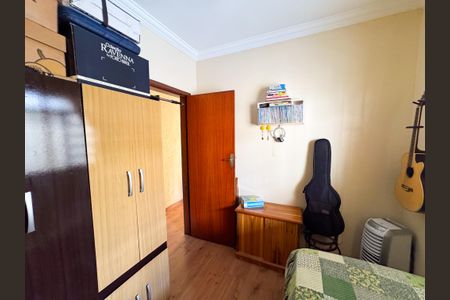 Casa à venda com 280m², 2 quartos e 3 vagas Casa à venda com 280m², 2 quartos e 3 vagasQuarto