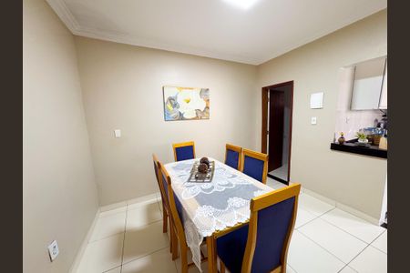 Casa à venda com 280m², 2 quartos e 3 vagas Casa à venda com 280m², 2 quartos e 3 vagasCopa