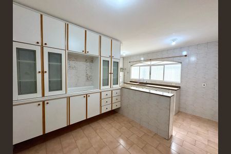 Casa à venda com 202m², 3 quartos e 2 vagas Casa à venda com 202m², 3 quartos e 2 vagasCozinha