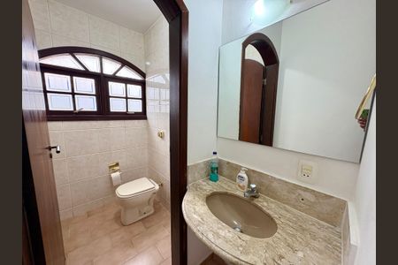 Casa à venda com 202m², 3 quartos e 2 vagas Casa à venda com 202m², 3 quartos e 2 vagasLavabo