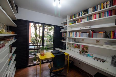 Apartamento à venda com 131m², 4 quartos e 2 vagasQuarto 2