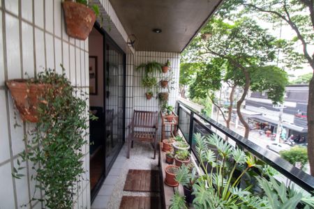 Apartamento à venda com 131m², 4 quartos e 2 vagasSacada