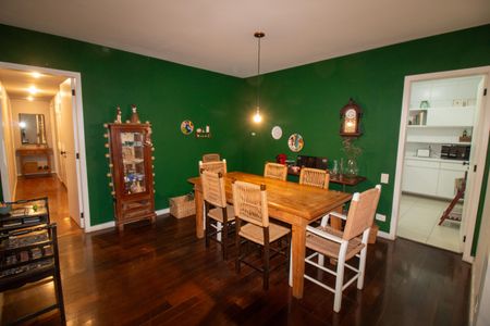 Apartamento à venda com 131m², 4 quartos e 2 vagasSala de Jantar