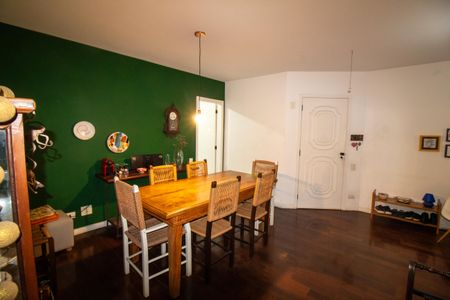 Apartamento à venda com 131m², 4 quartos e 2 vagasSala de Jantar