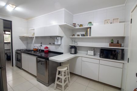Apartamento à venda com 131m², 4 quartos e 2 vagasCozinha
