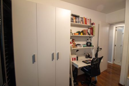 Apartamento à venda com 131m², 4 quartos e 2 vagasQuarto 1