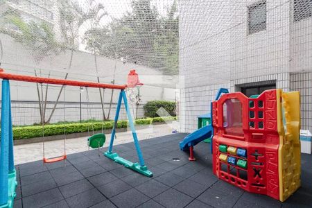 Apartamento à venda com 131m², 4 quartos e 2 vagasÁrea comum - Playground