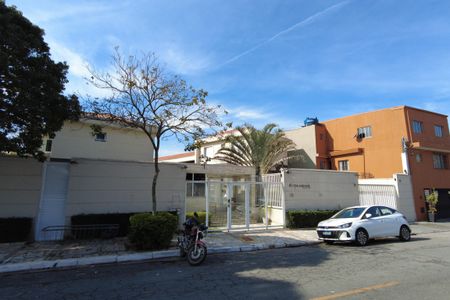 Casa de condomínio à venda com 96m², 3 quartos e 3 vagasFachada