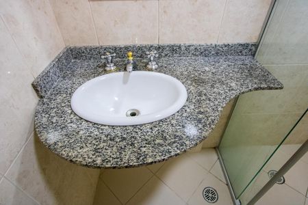 Apartamento à venda com 68m², 2 quartos e 1 vagaBanheiro Social