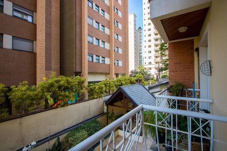 Apartamento à venda com 68m², 2 quartos e 1 vagaVaranda do quarto 