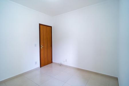 Apartamento para alugar com 80m², 2 quartos e 2 vagas Apartamento para alugar com 80m², 2 quartos e 2 vagasQuarto