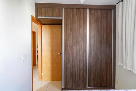 Apartamento à venda com 75m², 3 quartos e 2 vagasQuarto  2