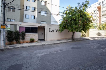 Apartamento à venda com 75m², 3 quartos e 2 vagasFachada