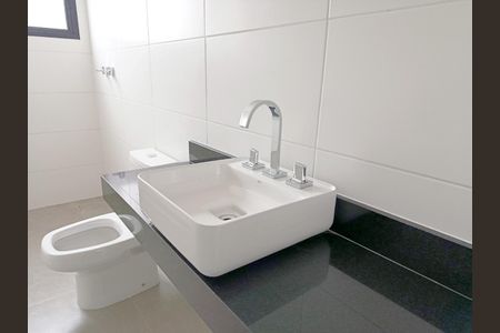 Casa à venda com 256m², 3 quartos e 3 vagasBanheiro 2