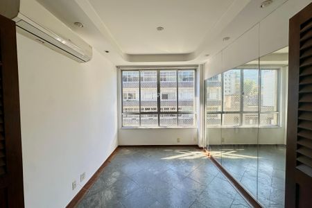 Apartamento à venda com 114m², 3 quartos e 1 vaga Apartamento à venda com 114m², 3 quartos e 1 vagaSala