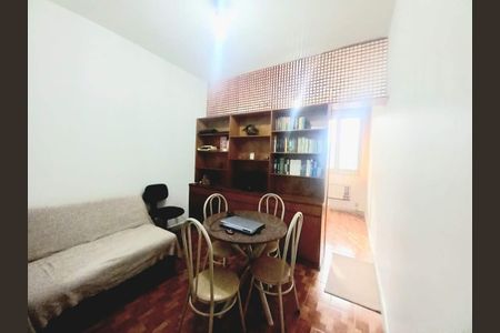 Apartamento à venda com 32m², 1 quarto e sem vaga