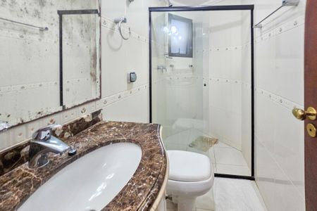 Apartamento para alugar com 100m², 3 quartos e 1 vaga Apartamento para alugar com 100m², 3 quartos e 1 vagaBanheiro da suíte