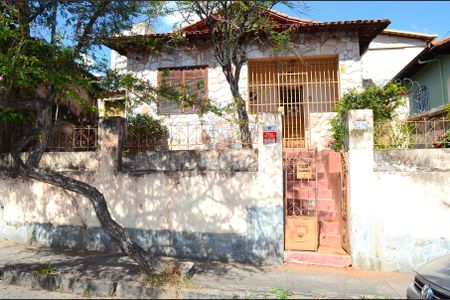 Casa à venda com 300m², 3 quartos e sem vagaFachada