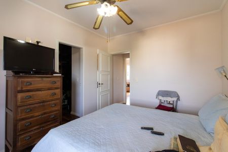 Casa à venda com 390m², 5 quartos e 5 vagasSuíte 3