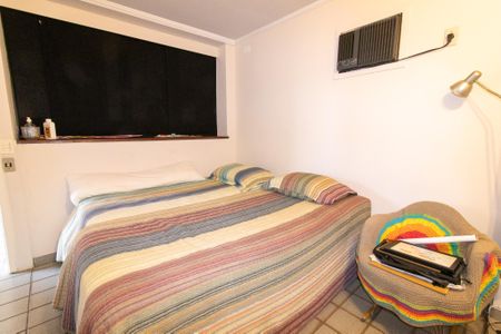 Casa à venda com 390m², 5 quartos e 5 vagasQuarto 2