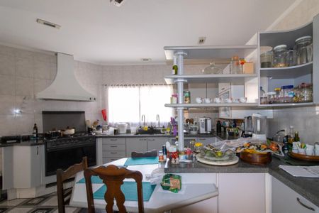 Casa à venda com 390m², 5 quartos e 5 vagasCozinha