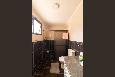 Casa à venda com 390m², 5 quartos e 5 vagasBanheiro Suíte 2