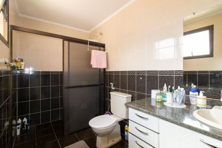 Casa à venda com 390m², 5 quartos e 5 vagasBanheiro Suíte 2