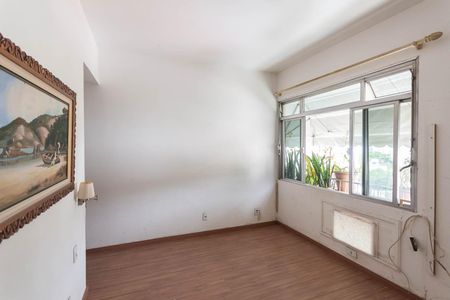 Apartamento à venda com 90m², 3 quartos e 2 vagasSuíte