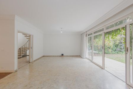Casa à venda com 240m², 3 quartos e 2 vagasSala